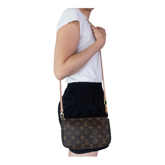 Louis Vuitton Pochette w/ Removable Vachetta Strap - Picture 8 of 10
